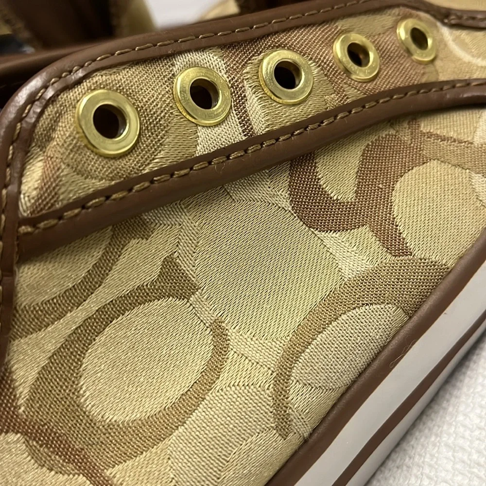 Coach Dee Logo Tennis Shoe‎ Lace Up Brown Sneaker Size 7B Athletic Preppy Retro